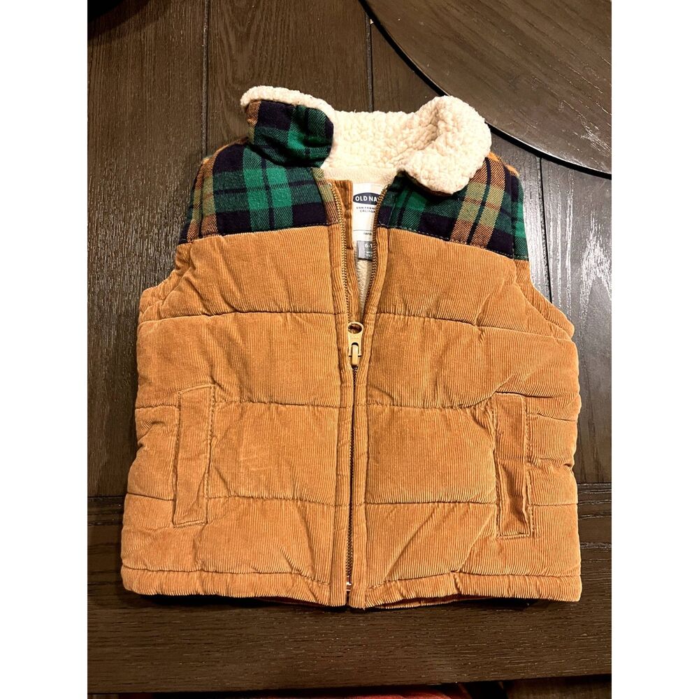 Old Navy Corduroy Flannel Puffer Vest with Fleece Lining Size 6-12 months